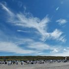 Weiter Himmel über dem sommerlichen Strand von Spiekeroog