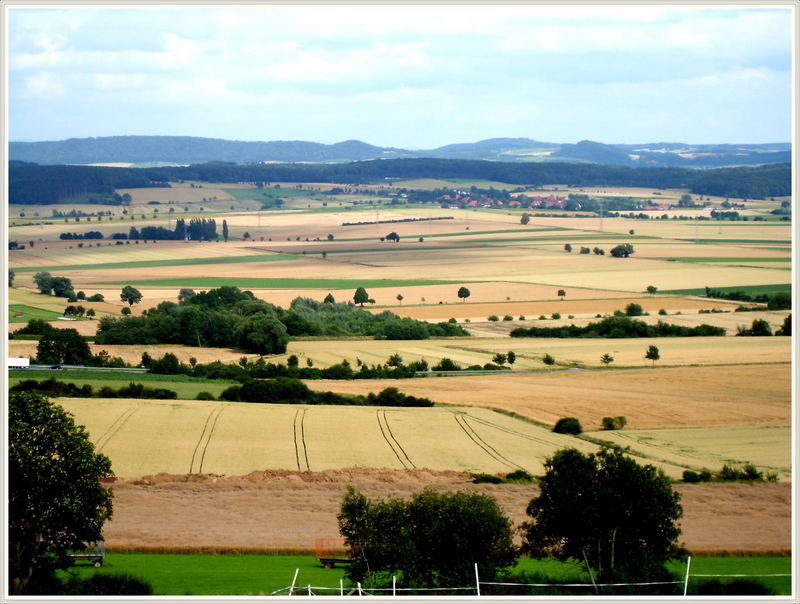 Weites Land - Bauernland ; Südniedersachsen zwischen Harz und Solling.