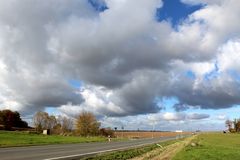 weites Land im Herbstgewand