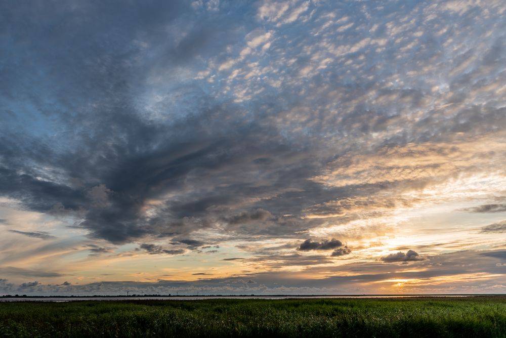 weites Land mit hohem Himmel II