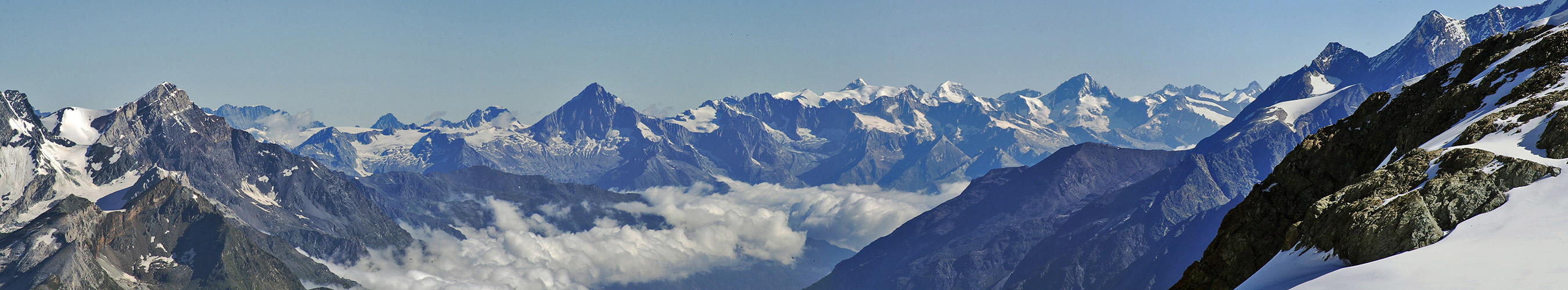 Weitsicht bis 80 km ins Berner Oberland und damit ein Geburtstagsgruß für...