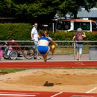 Weitsprung von hinten gesehen