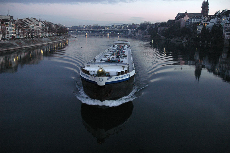 Weitwinkel am Rhein