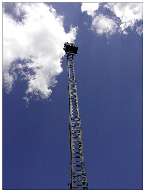 Welch eine Aussicht  ;-)   (Feuerwehrleiter 25m im ausgefahrenen Zustand)