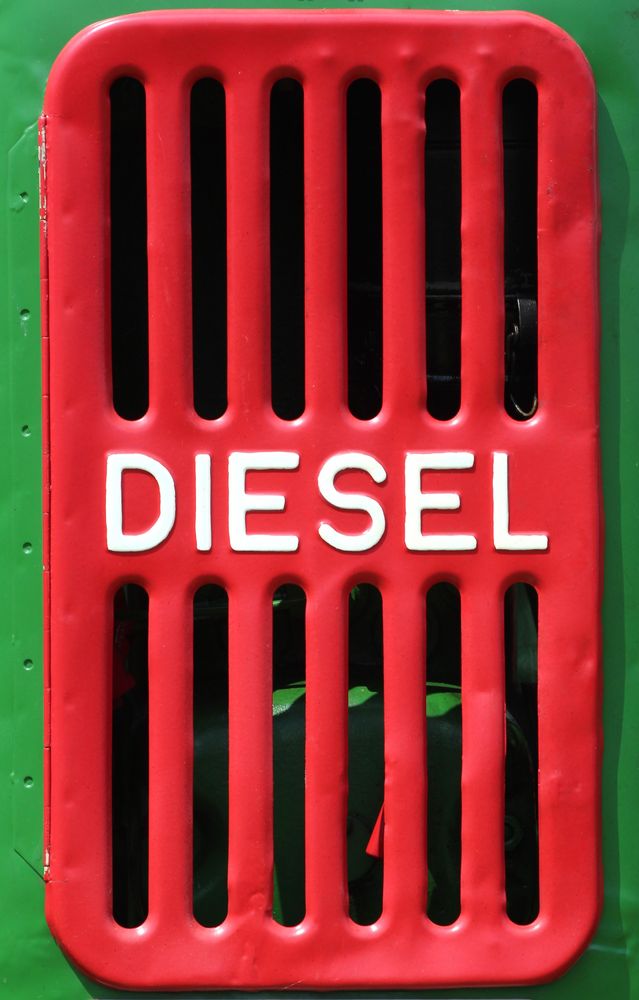 Welche Farbe hat Diesel?