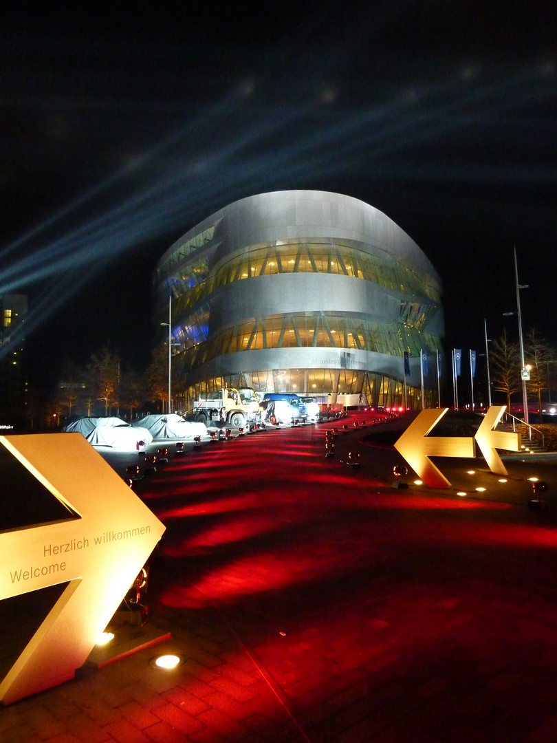 Welcome at Mercedes-Benz-Museum