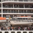 Welcome QM2 in Hamburg