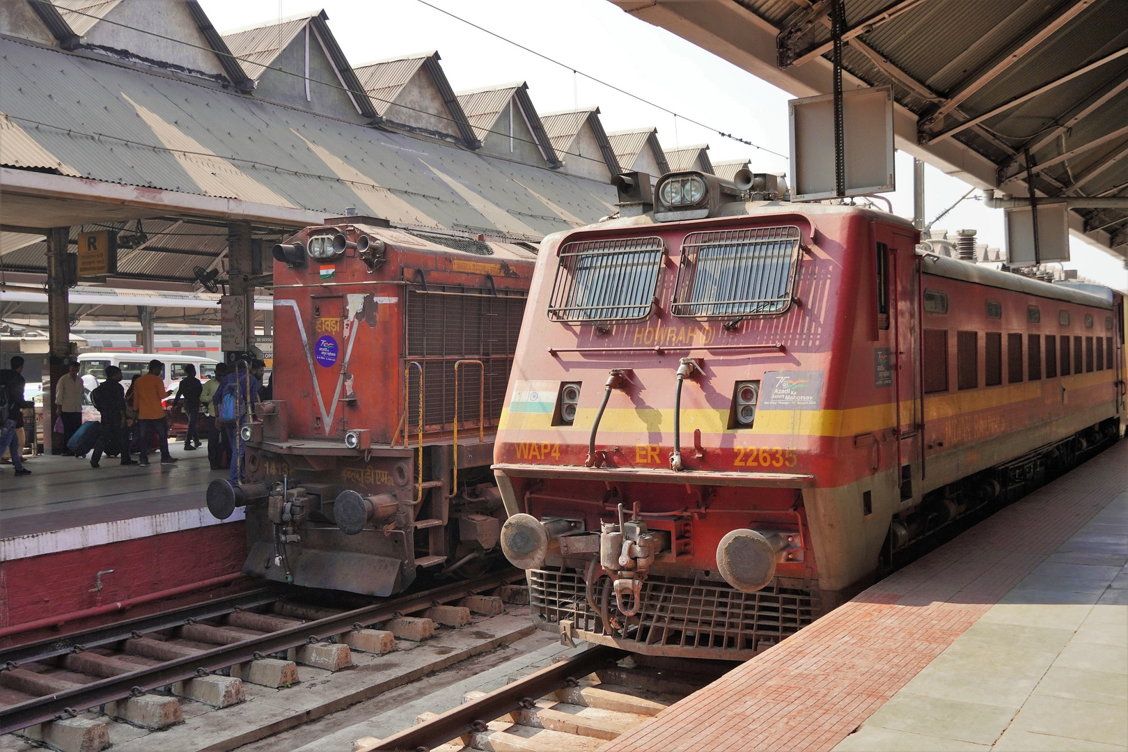 Welcome to Howrah Station (3)