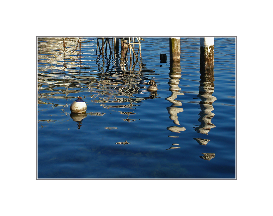 Wellen im Wasser können die Wirklichkeit verwischen