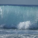 Wellen-Kristallwand - Fallende Welle vor La Caleta eingefrohren