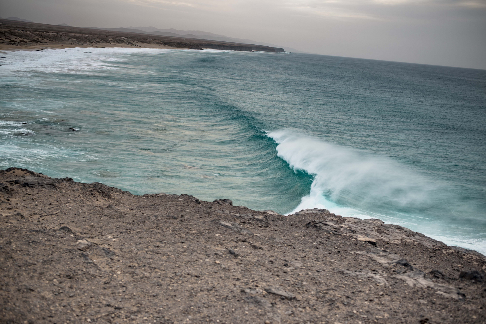 Wellen und Meer in der Wüste 