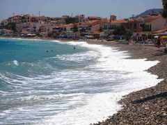 Wellenbad,Badespaß am Kokkaristrand. Insel Samos /Greece 2007