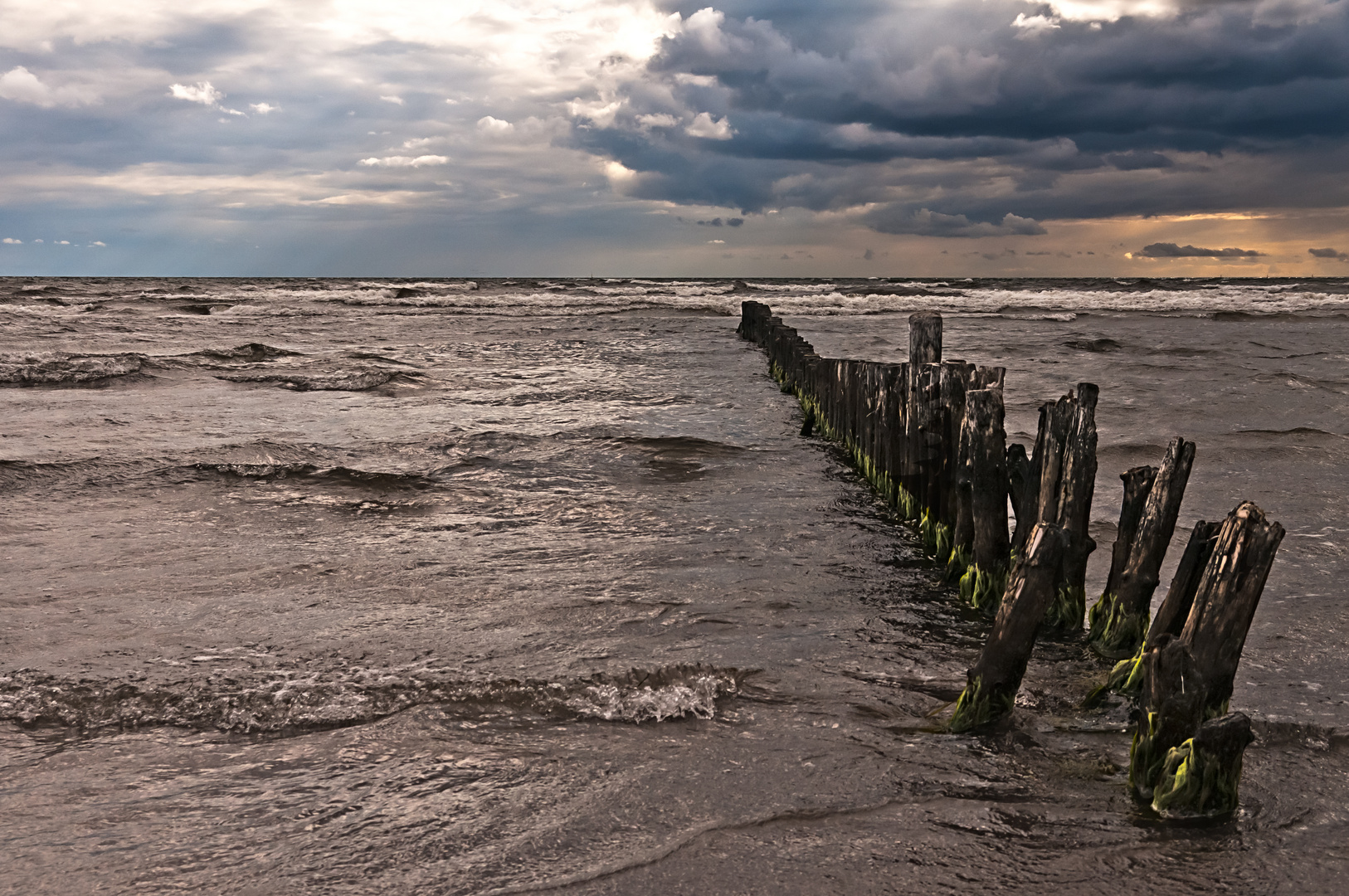 Wellenbrecher Klintholm Havn