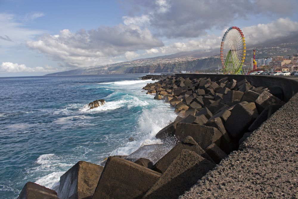 Wellenbrecher vor Puerto de la Cruz, Teneriffa