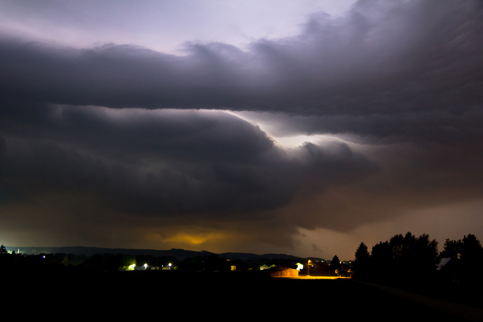 Wellende Unwetterfront bei Nacht, Badenhausen, 20.8.2012