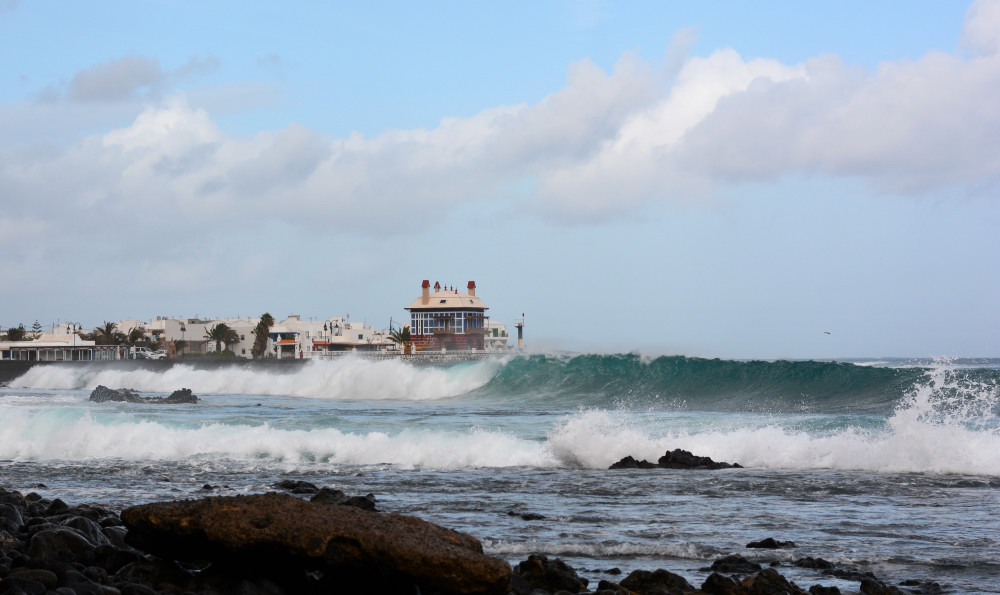 Wellengetöse in Arieta, Lanzarote