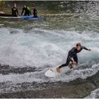 Wellenreiter in Thun an der Aare