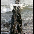 Wellenspiel am Strand