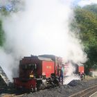 Welsh Highland Railway im Bahnhof von Caernafon