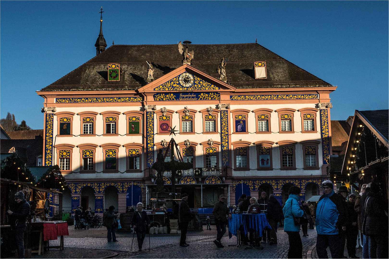 Weltgrößter Haus - Adventskalender in....