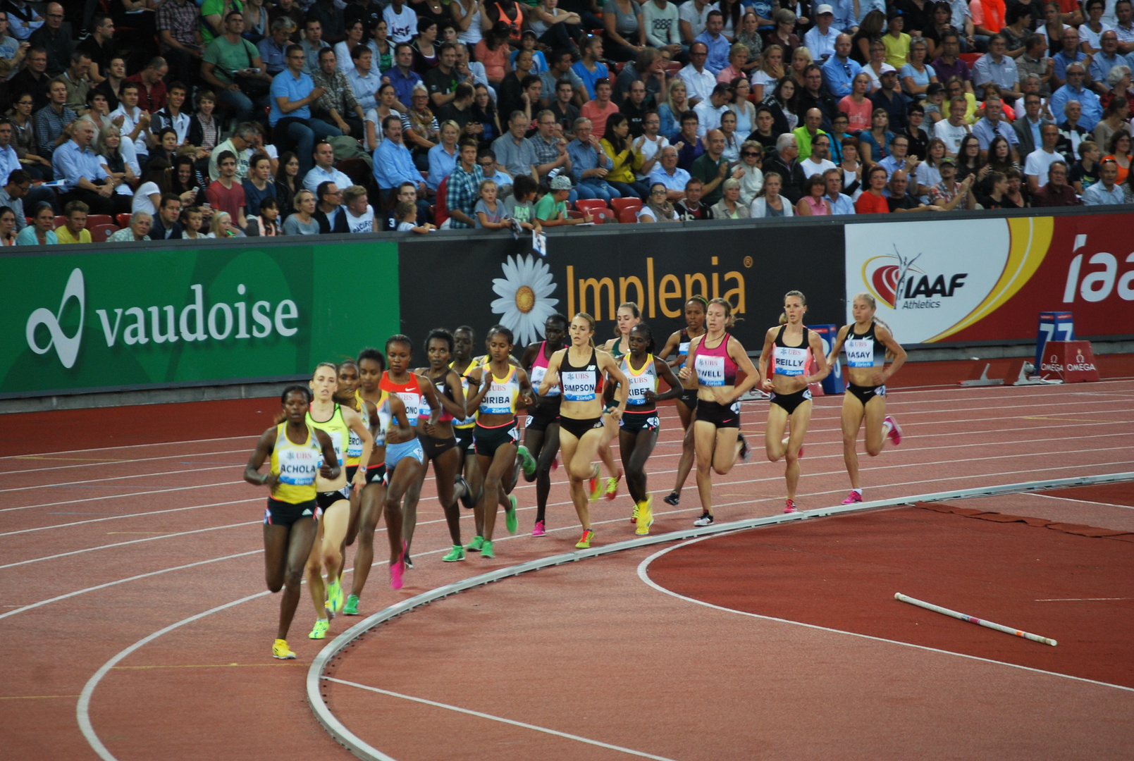 Weltklasse Zürich 2013 - 5000 m Frauen - noch sind sie "aufgereiht"