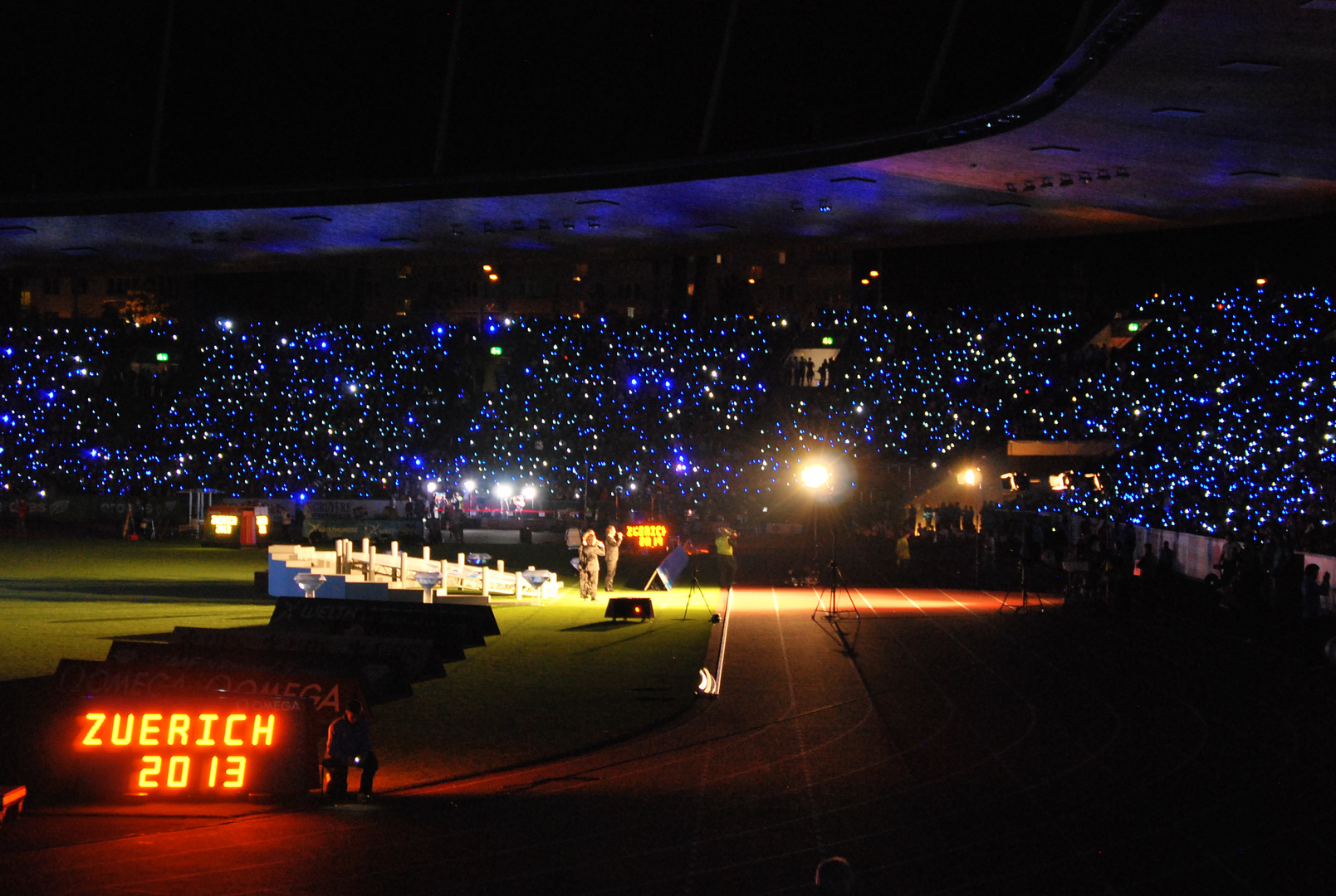 Weltklasse Zürich 2013 - Im Lichtermeer blau gepunktet