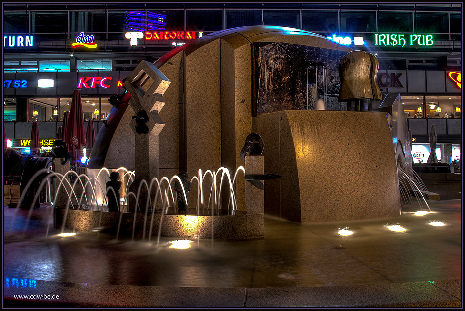 weltkugelbrunnen am breitscheidplatz