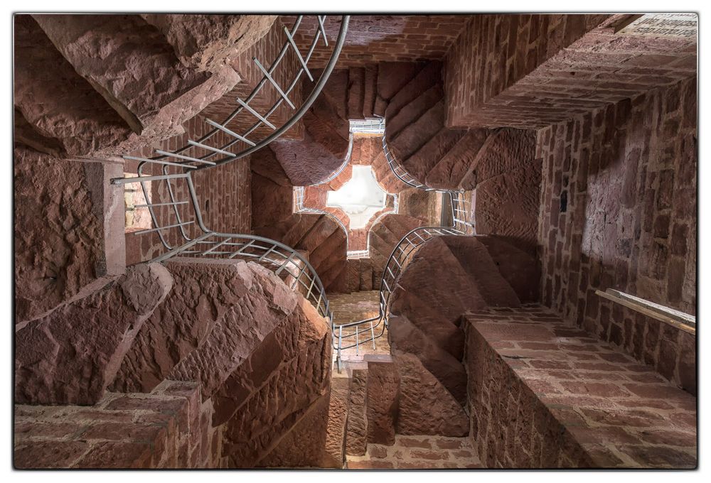 Wendeltreppe im Aussichtsturm im Odenwald