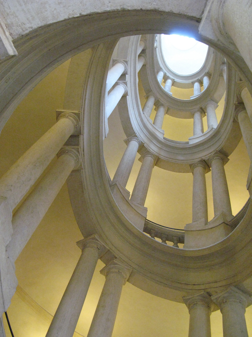 Wendeltreppe im Palazzo Barberini