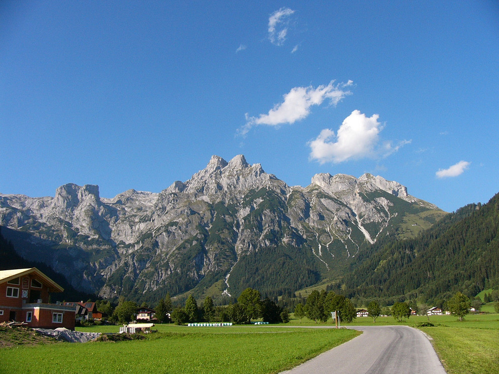 Wengerau mit Tennengebirge by Herbert Sacherer