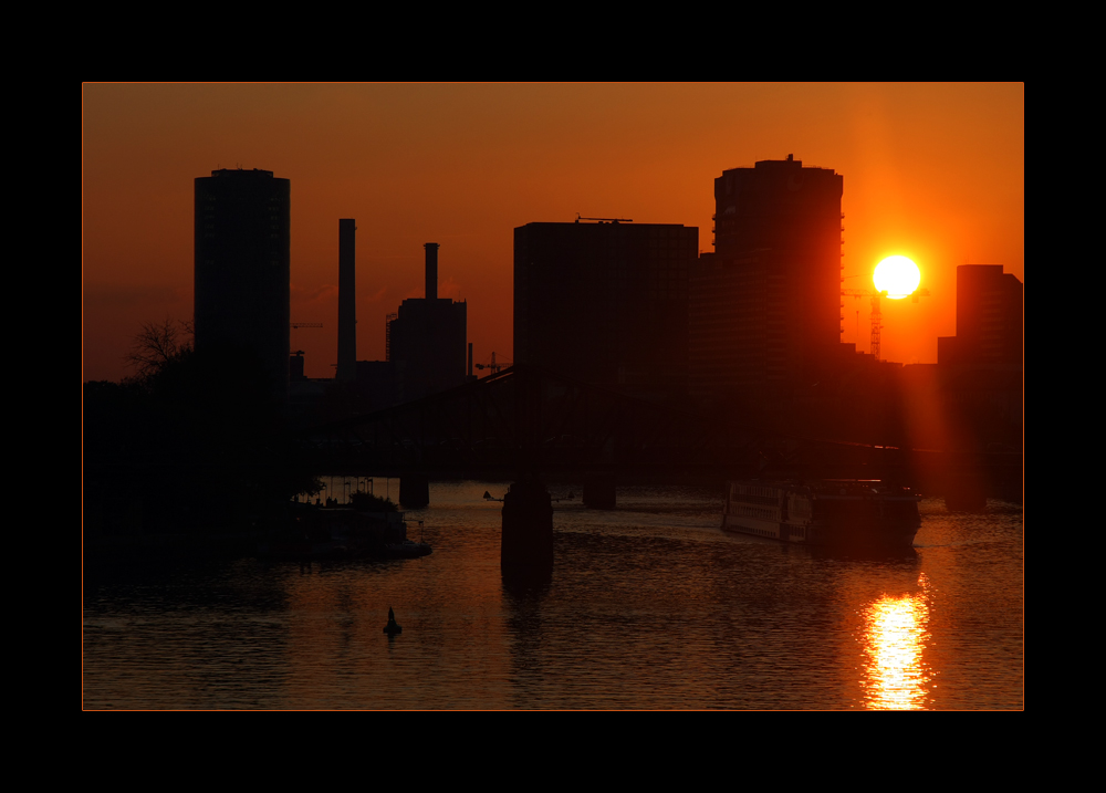 Wenn abends hinter dem Eisernen Steg die Sonne versinkt