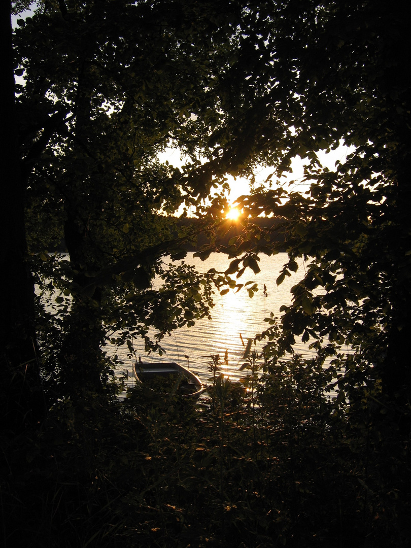 Wenn am Dreetzsee die rote Sonne untergeht