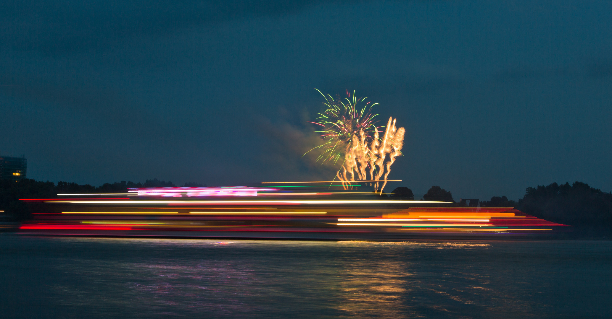 wenn aus Schiffen und Feuerwerk, Kunst wird . . .  