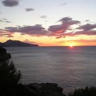 "Wenn bei Capri die rote Sonne . . . "