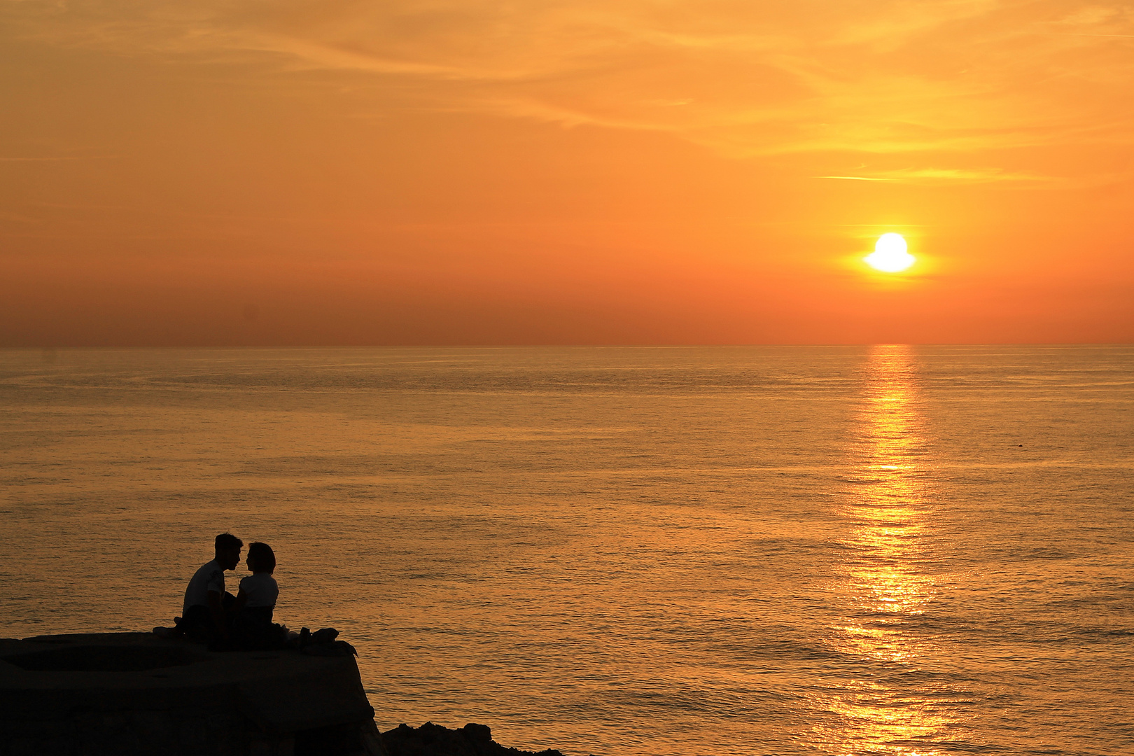 Wenn bei Capri die rote Sonne im Meer versinkt