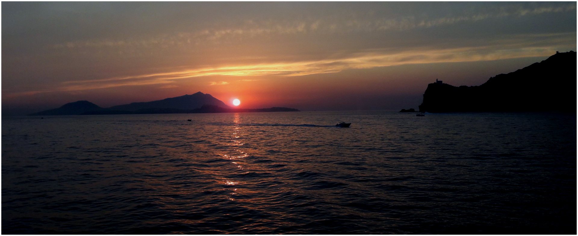 Wenn bei Capri die rote Sonne im Meer versinkt (II) Foto & Bild sonnenuntergang, sommer, meer