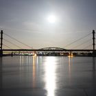 wenn bei duisburg der weiße mond im rhein versinkt......,beeckerwerther brücke duisburg