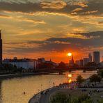 wenn bei Frankfurt die rote Sonne ...