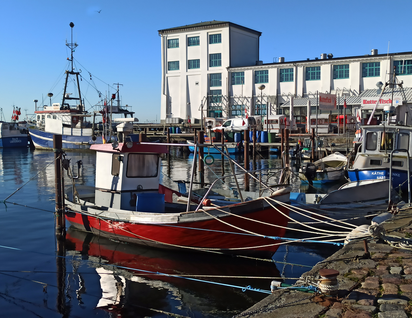 Wenn das kleine Rote am Hafen liegt... 