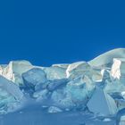 wenn der Gletscher kalbt ..... bleiben riesengroße Eiswürfel liegen