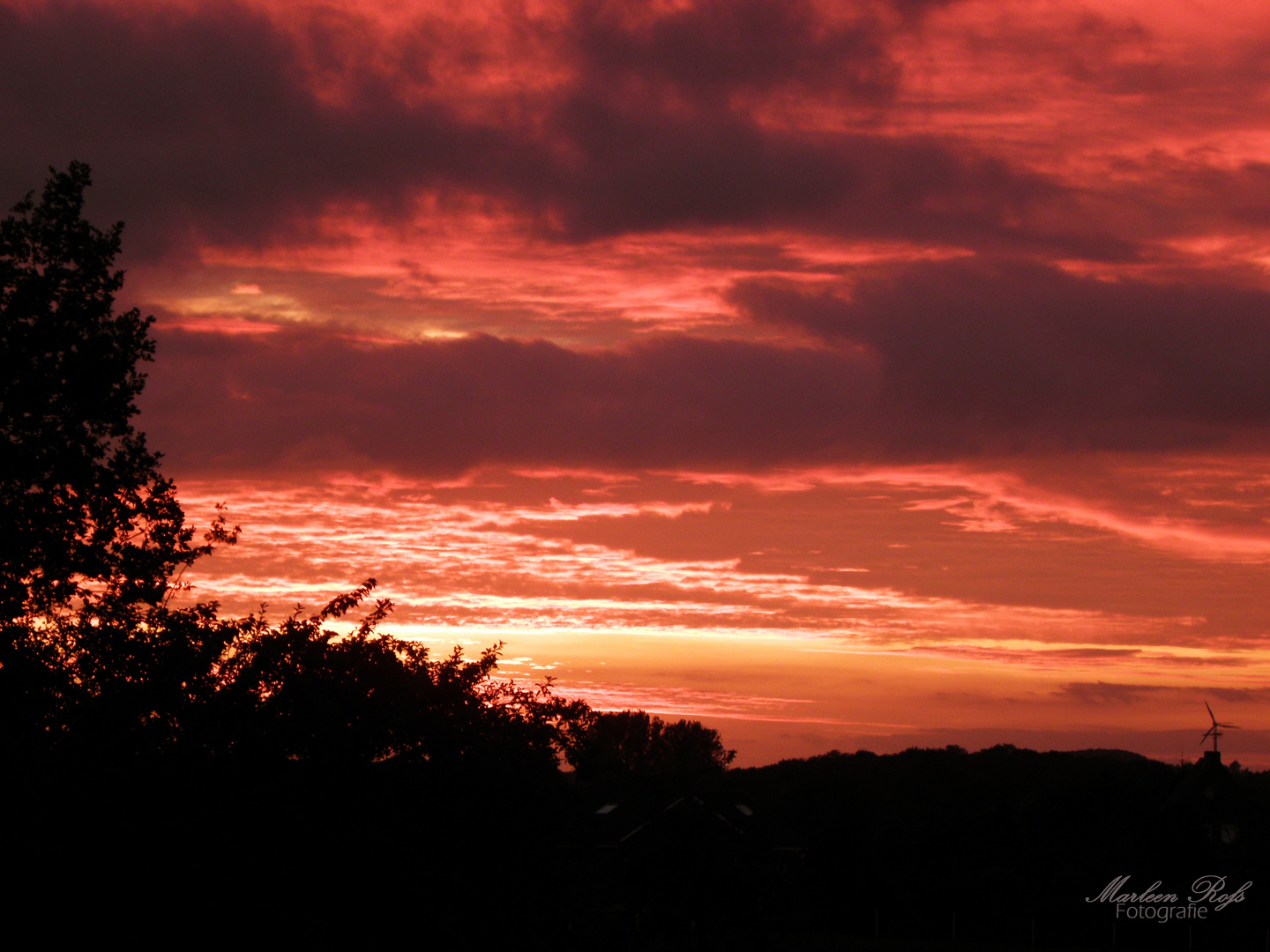 ''Wenn der Himmel Rot, Orange ist, ist das ein Zeichen, dass die Engel Keckse backen!''