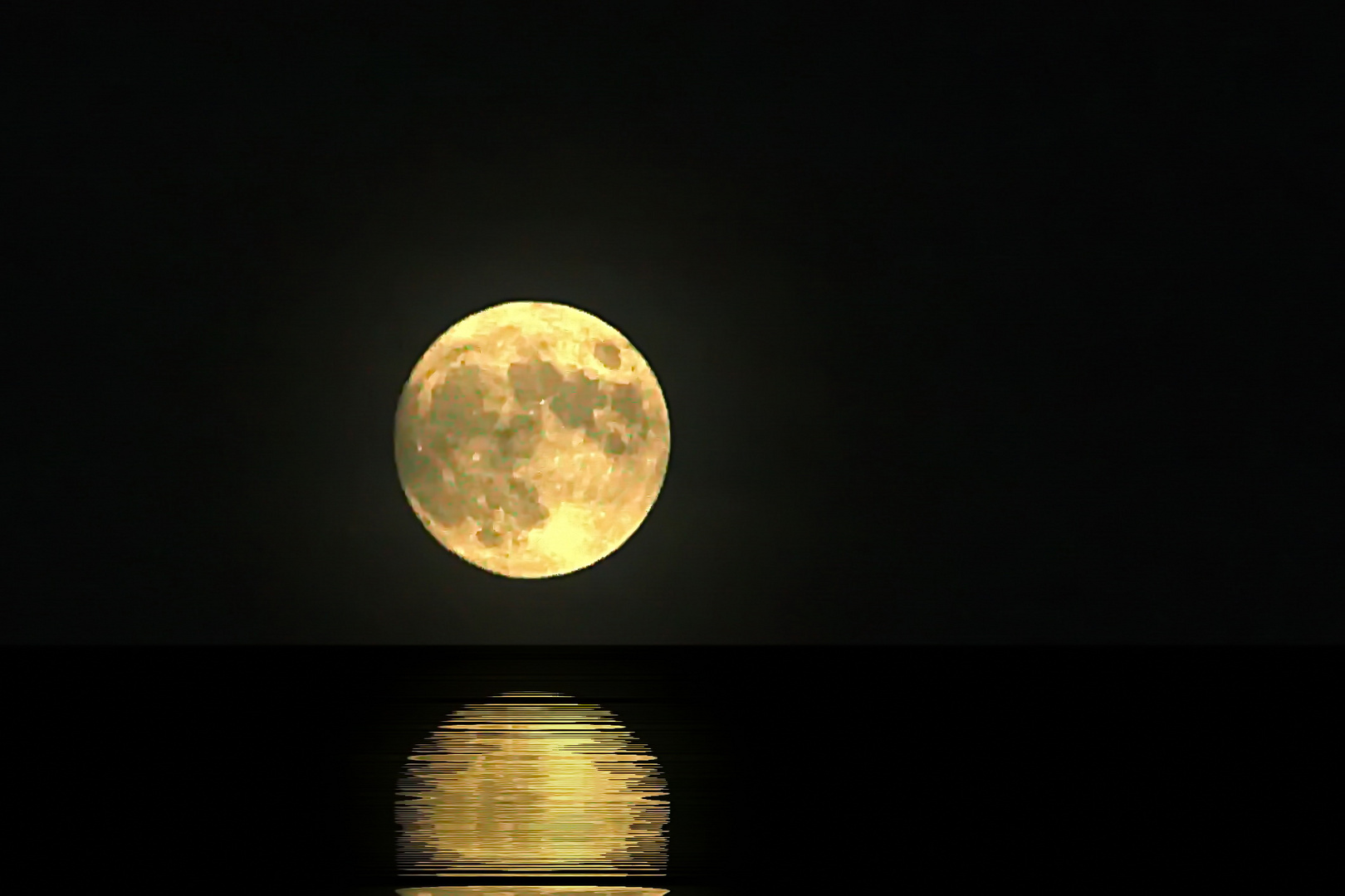 wenn der Mond ins Wasser fällt Foto & Bild | mondaufnahmen, himmel ...