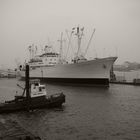 wenn der Nebel im Hamburger Hafen sich lichtet........