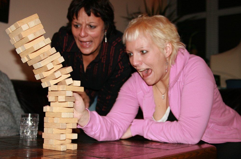 Wenn der Turm fällt, sind die Gesichter schnell entstellt