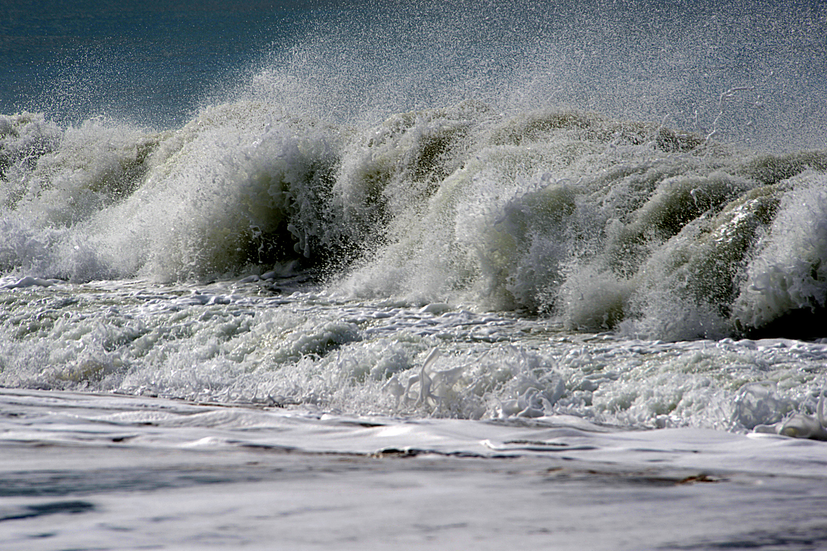 Wenn der Wind mit dem Meer spielt