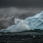 Wenn Deutschland dümpelt grau in grau, ein Eisberglein bringt her das Blau.