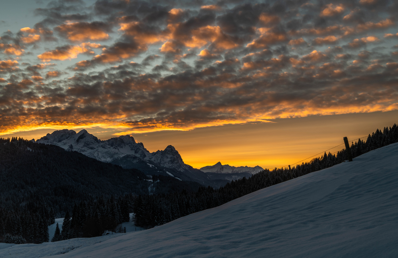 Wenn die Berge mit den Wolken kuscheln