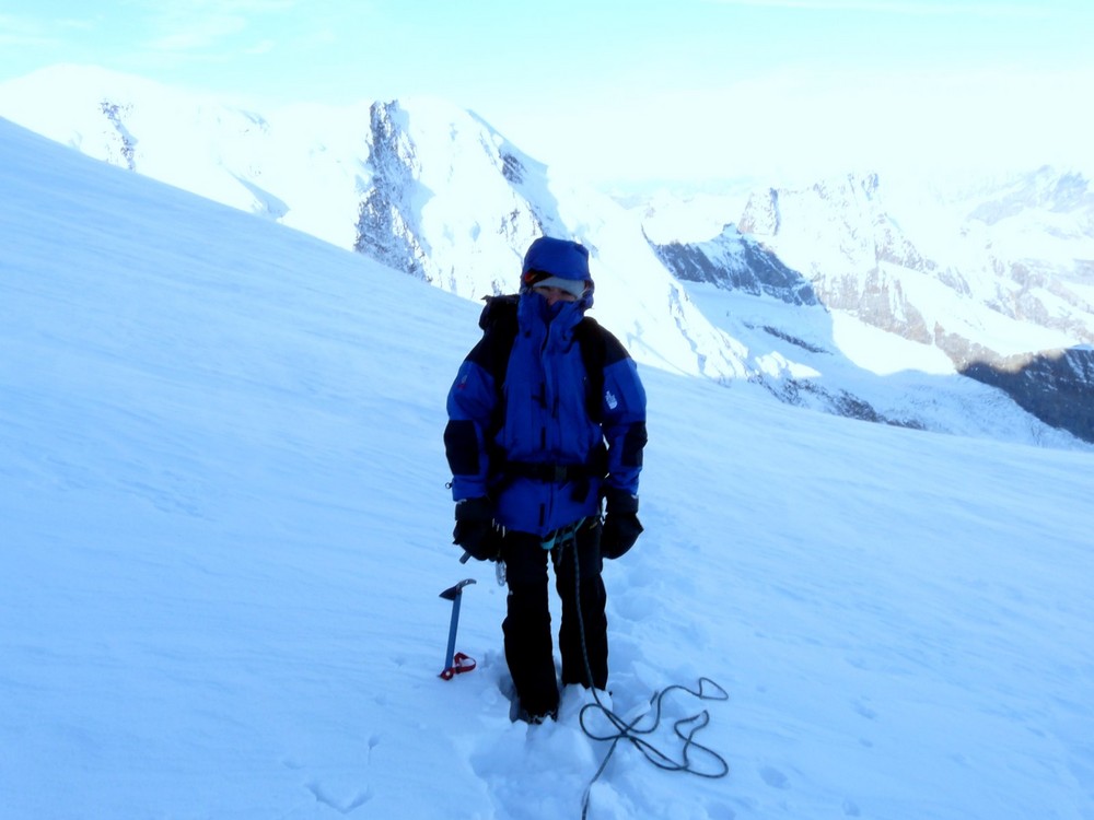 Wenn die Kälte gefährlich wird,steigt man am besten wieder ab. Dufourspitze 4350 müM.