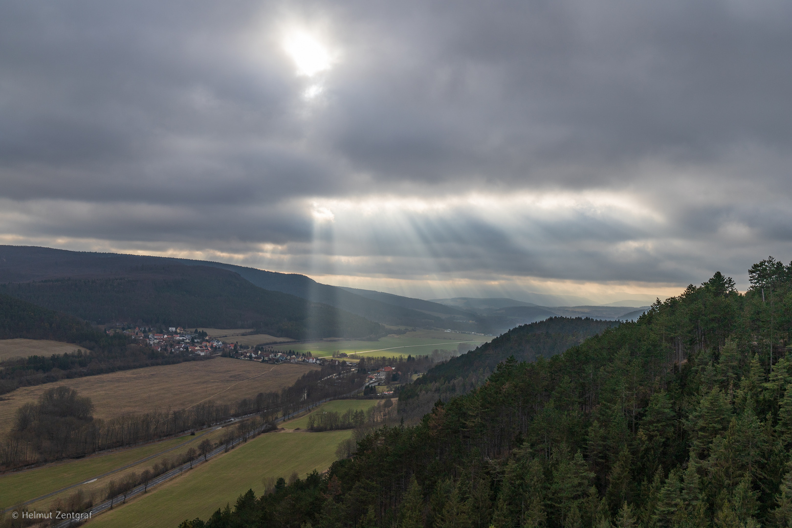 Wenn die Sonne durch die Wolken strahlt