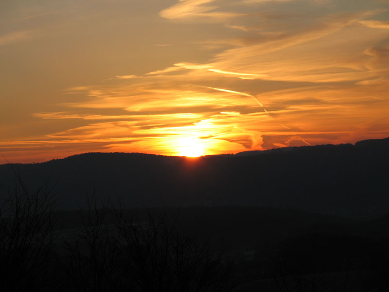 Wenn die Sonne hinter dem Berg hervorkommt.